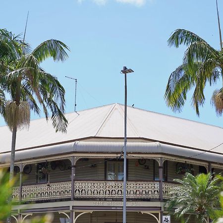 Hotel The Middle Pub à Mullumbimby Extérieur photo